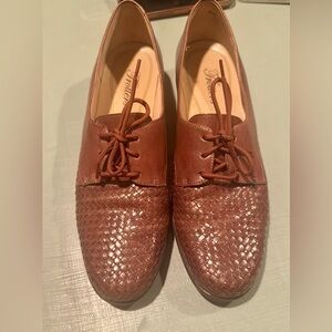 Lizzie Derby Flat /Trotters